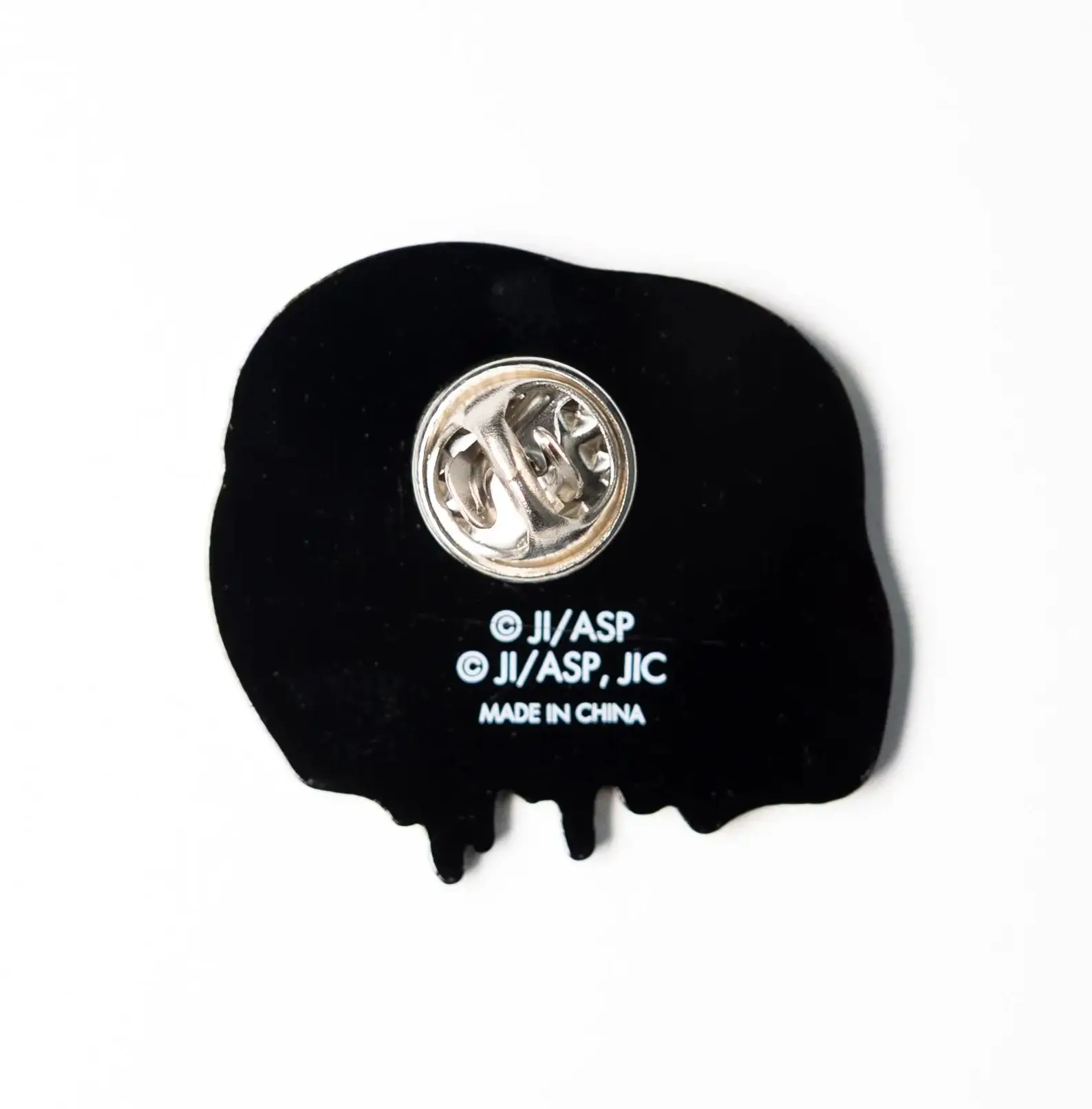 Tomie Junji Ito Split Face Gothic Horror Enamel Lapel Hat Pin - Image 2